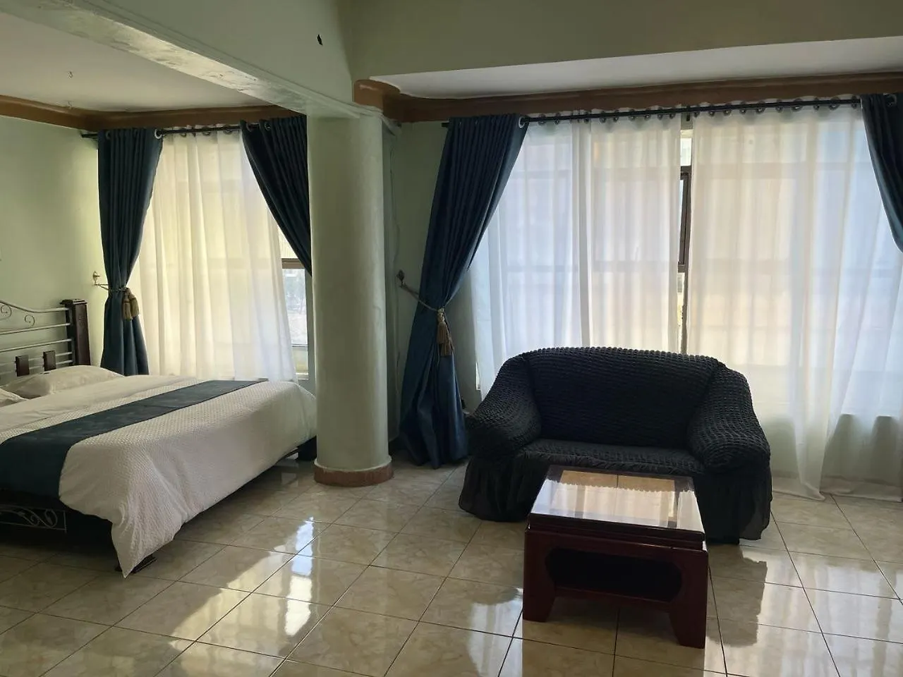 ***  Excelent Hotel Kampala Uganda